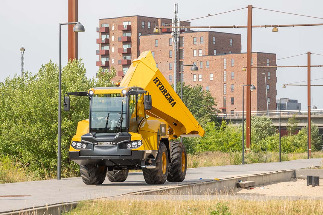 DT6 Front Side View Unloading City