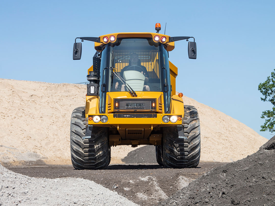 912G HM Front And Center View