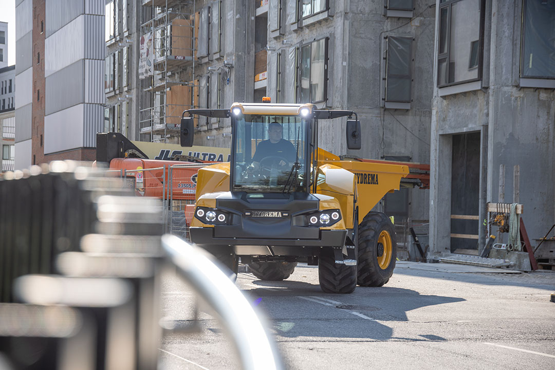 DT6 Front View Out Of City Const Site