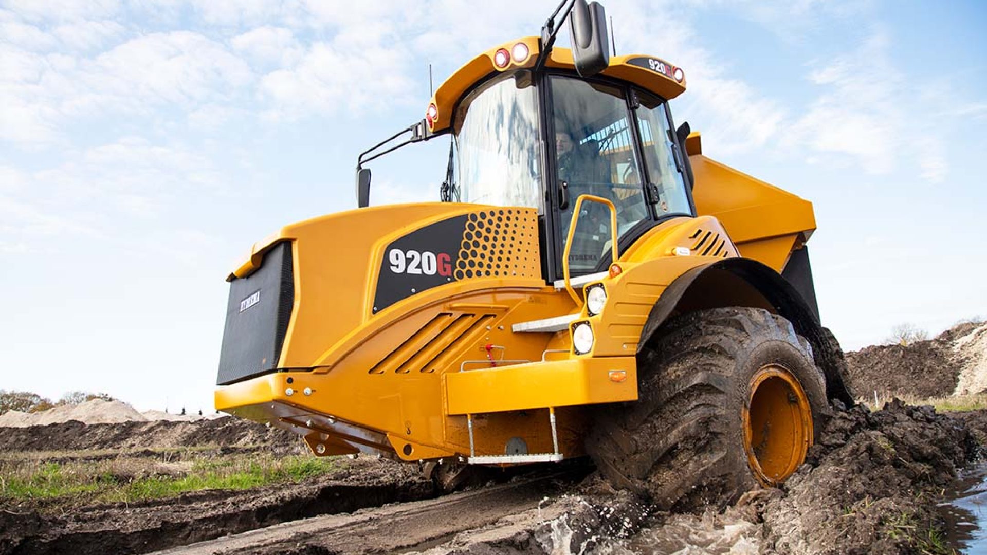 920G front frog view splash soft terrain 2