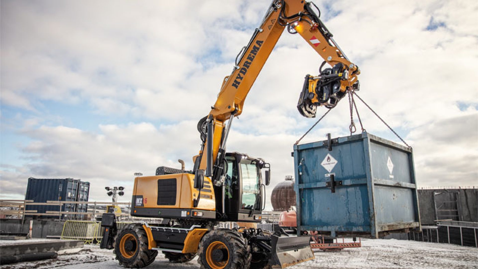 MX17G with container