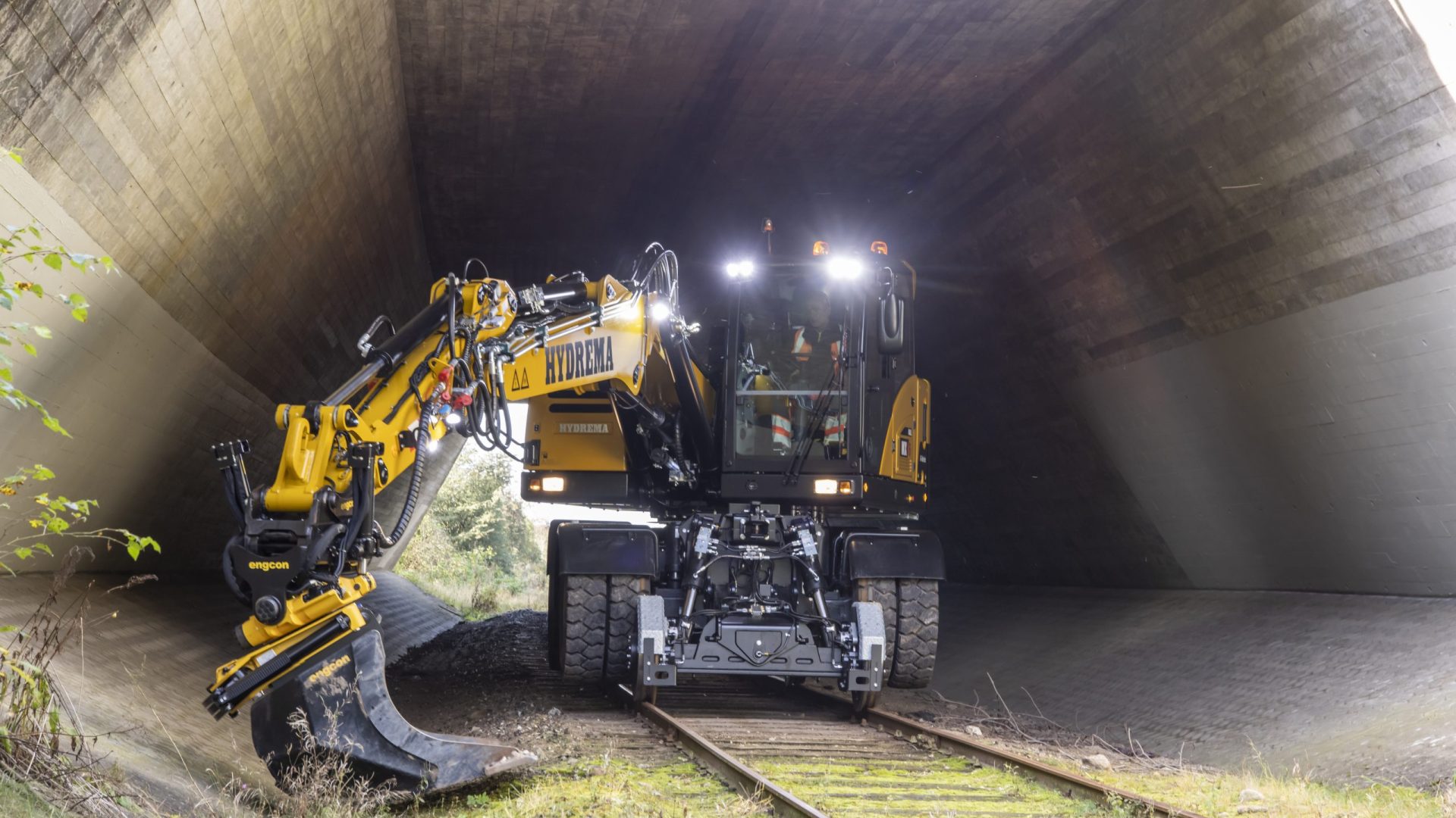 mx17g rail working in tunnel